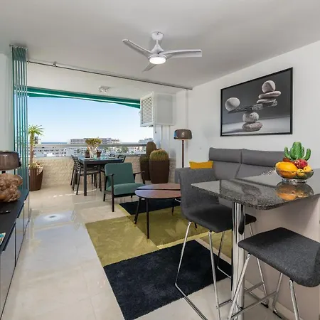 Mountain & Ocean Oasis